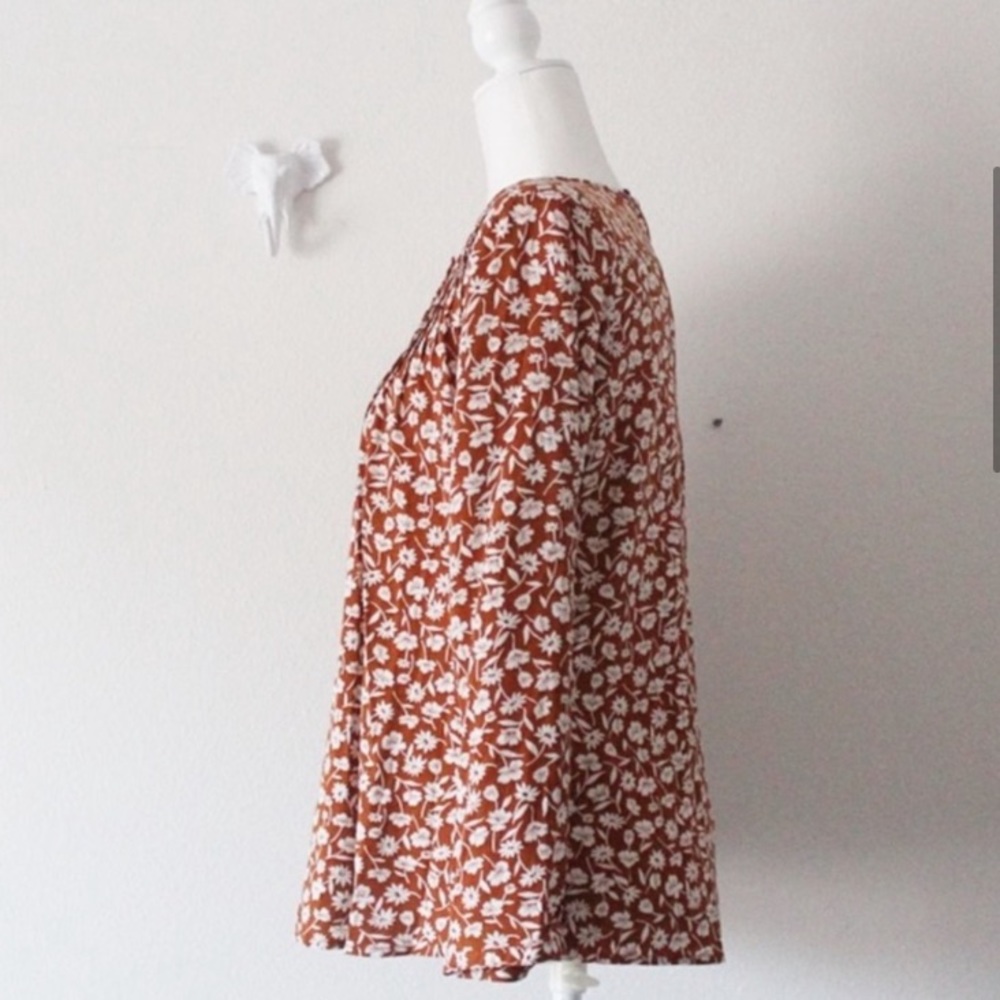 RELISTED NWT Old Navy Floral Pleated Blouse Shirt L568 - Picture 4 of 7